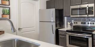 Wilshire Place Apartments Gallery 7