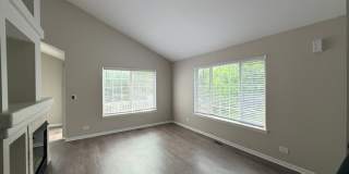 Beautiful and cozy home with 3 bedrooms and 2 full bathrooms and finished basement Gallery 3