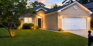 3 bedroom, 2 bathrooms in Richmond Hill's Mainstreet Gallery 1