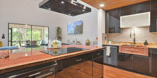 NOW AVAILABLE - Furnished Villa in Riverbend! Gallery 17