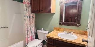 Beautiful Southside 3BR Home | Vaulted Ceilings | Fireplace | Refrigerator Included | Covered Patio Gallery 16