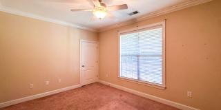 Beautiful 3 Bed 2 Bath Condo with Community Amenities Gallery 21