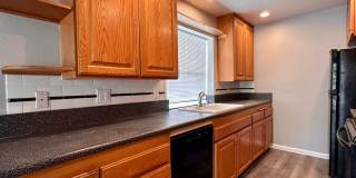 Beautiful 3 Bedroom 2 Bath Condo in Point Loma w/Three Private Patios Gallery 10