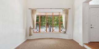 Large Home in Stonegate! Gallery 6