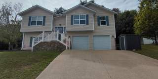 Fenced home close to post! Gallery 1