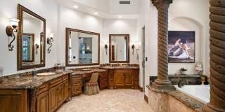 9820 E Parkside Ln Gallery 14