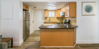 1632 STRAND Street Gallery 7