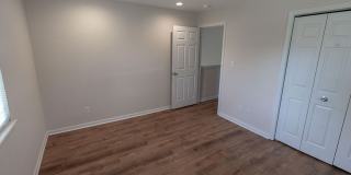 Spacious Southside Duplex Gallery 22
