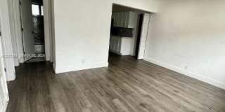 2620 NW 18th Ter Gallery 16