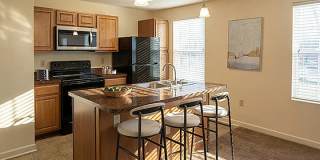 Diamond Pointe Apartments Gallery 1