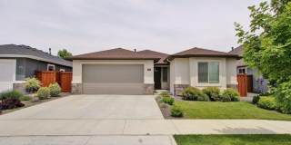 Immaculate Single-Level Home in Hazelwood Village Gallery 1