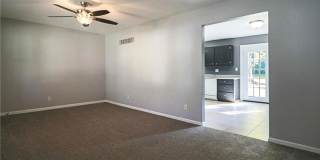 Adorable Home in Raytown! Gallery 7