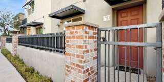 Modern 3-bedroom, 2.5-bathroom townhome Gallery 1