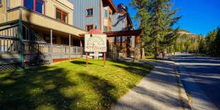 In town condo! Walk to gondola! Ski season will be the best! In town 2 bed/2 bath available starting 11/1! Gallery 1