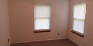 139 Lone Oak Street Gallery 24