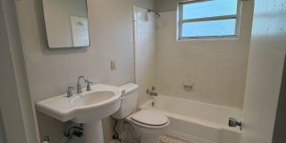 717 Edgewood Street Duplex Gallery 6