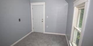 Newly Renovated 4BR/2BA - 1215 E 113th St Gallery 5