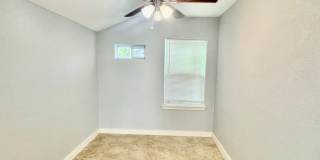 New Rental! Updated 2-bedroom located in a Southside Neighborhood! Gallery 9