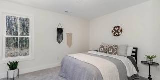 Room in 3 Bedroom Home at Maplewood Dr Room in 3 Bedroom Home at Maplewood Dr Gallery 25
