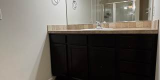 Keep Cool in this Air Conditioned Home in Gated Community! Gallery 11
