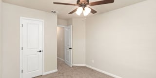 Beautiful Townhome 3/2.5 Gallery 28
