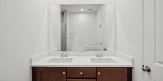 596 WATERMANS DR Gallery 40