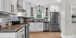 Charming 4BR/2.5BA Tudor in Prime Chevy Chase, DC! Gallery 11