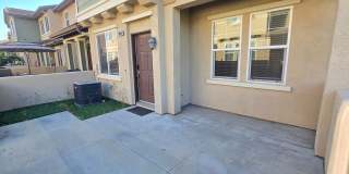 Beautifully maintained 2-bedroom, 2.5-bath with Loft • 1,504 sqft & 2-car garage. Gallery 77