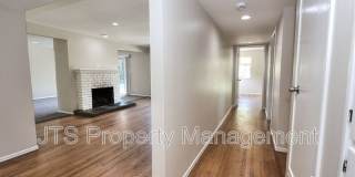 6565 S. Land Park Drive Gallery 30