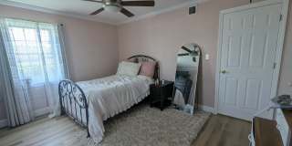 Renovated 1-Bedroom Apartment with Water Views, Private Entrance & Utilities Included Gallery 3