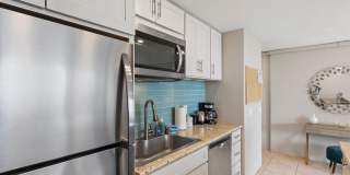 Full Ocean View, Fully Furnished Condo |Across from Surf Beach|Pool |Renovated |Heart of Kihei Gallery 18