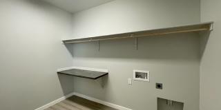 629 West Snowy Owl Street Gallery 18