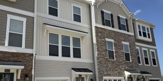 Plantation Lakes a golf community with numerous amenities for residents to enjoy. Gallery 1