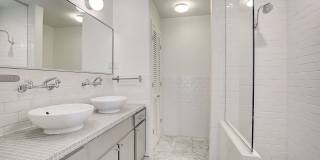 River Oaks Gallery 86