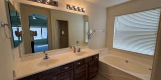 Cozy Home for Rent in East Mesa! **NEW FLOORING THROUGHOUT** Gallery 19
