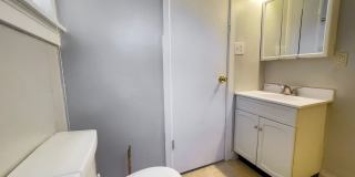 PRELEASING for AUGUST! Close to Campus Gallery 11