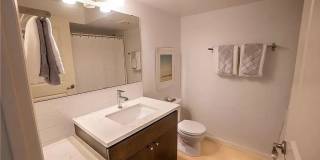 Beautiful 2 Bed / 2 Bath Condo in the Heart of Capitol Hill, Seattle Gallery 9