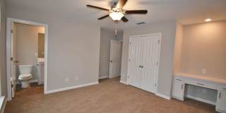 Gorgeous luxury 2BD/2.5BA M'boro townhome w/garage, washer/dryer, across from MTSU! Gallery 15