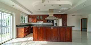 Large and Spacious 4 Bed 4 Bath | 2004 Skyline Dr | $7800 Gallery 11