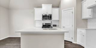 Adorable Brand New NE Edmond Gallery 5