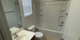 Charming 4 bedroom 4 bathroom in heart of East Lake! Gallery 18