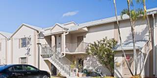 889 Hamilton Dr Gallery 1