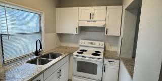 FOR RENT!! CUTE AND COZY BUNGALOW STYLE 3 BEDROOM 1 BATH SINGLE FAMILY HOME (MOVE IN SPECIAL).. Gallery 7