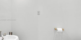 2051 SE 3rd St Gallery 44