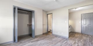 Saluki Apartments Gallery 6