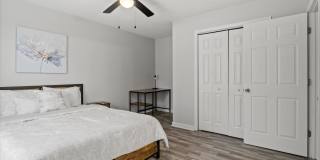 2114 Main St Gallery 12