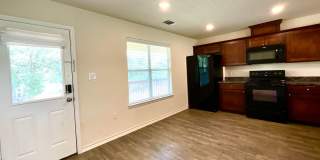 AVAILABLE NOW!!! Lake Life Meets Modern Comfort in Kingsland! Gallery 16