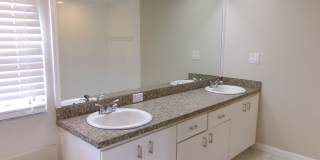 NW Spacious 3/2/2 on Saltwater Canal-Fish off the Dock! Gallery 17