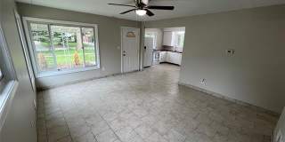 4696 Roosevelt Boulevard Gallery 6