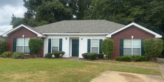 4 Bedrooms in Eastern Oaks Gallery 1